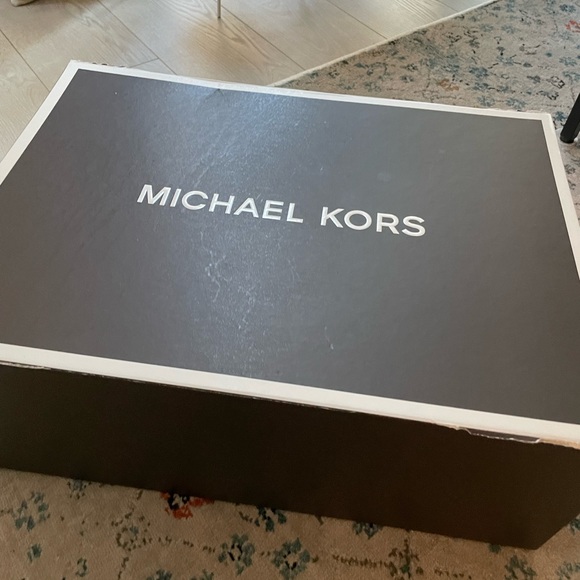 Michael Kors Jet Set Travel Tote Bag - Picture 6 of 6